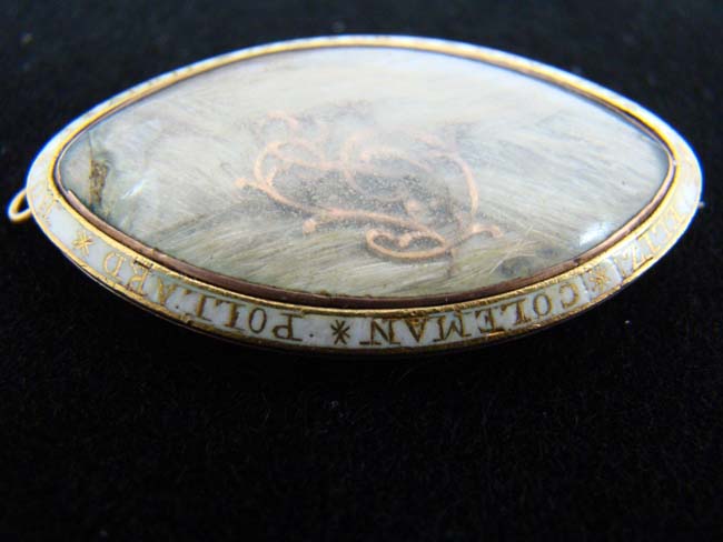 A 1776 Dated and Inscribed   Gold Memorial Pinback Broach with encased lock of  hair belonging to Elizabeth Coleman Pollard who died at the age of one. — image 4